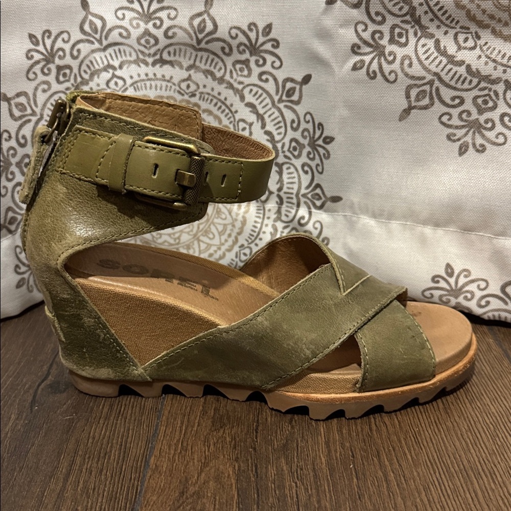 Sorel Women's Olive Green Strappy Sandals